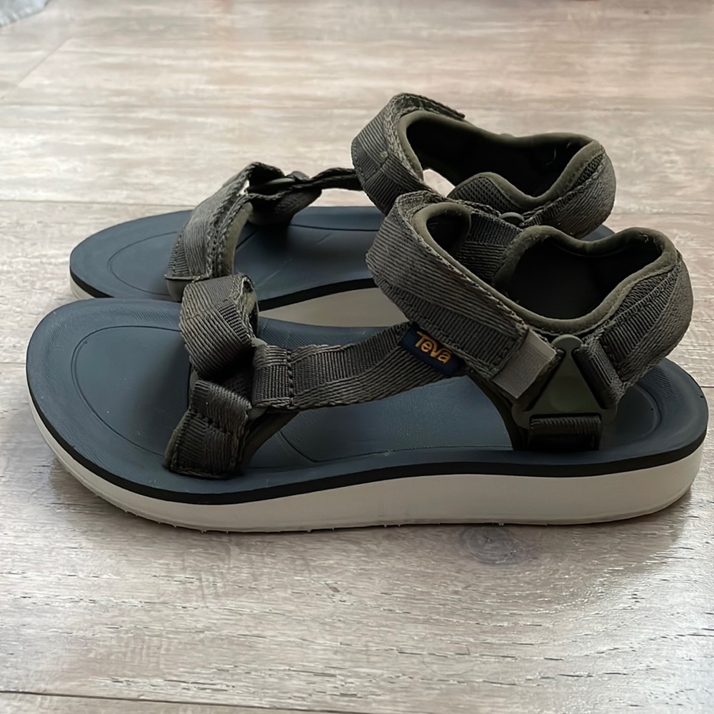 Teva, Universal Premier, women’s 7, olive green